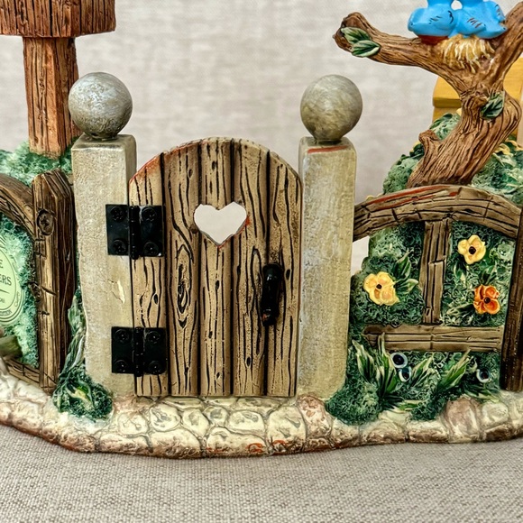 Love Letters - Goebel M. I. Hummel Special Edition Musical Hummelscape 2002 - Picture 13 of 16